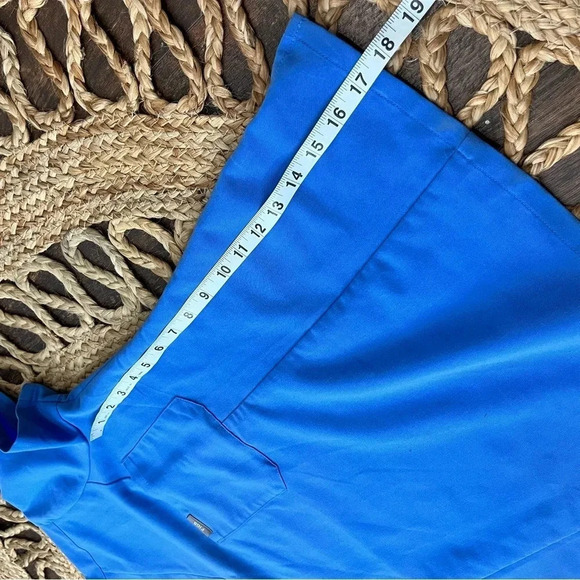 Figs Womens Lg Scrub Top Blue / Aqua Technical Collection - Picture 5 of 5